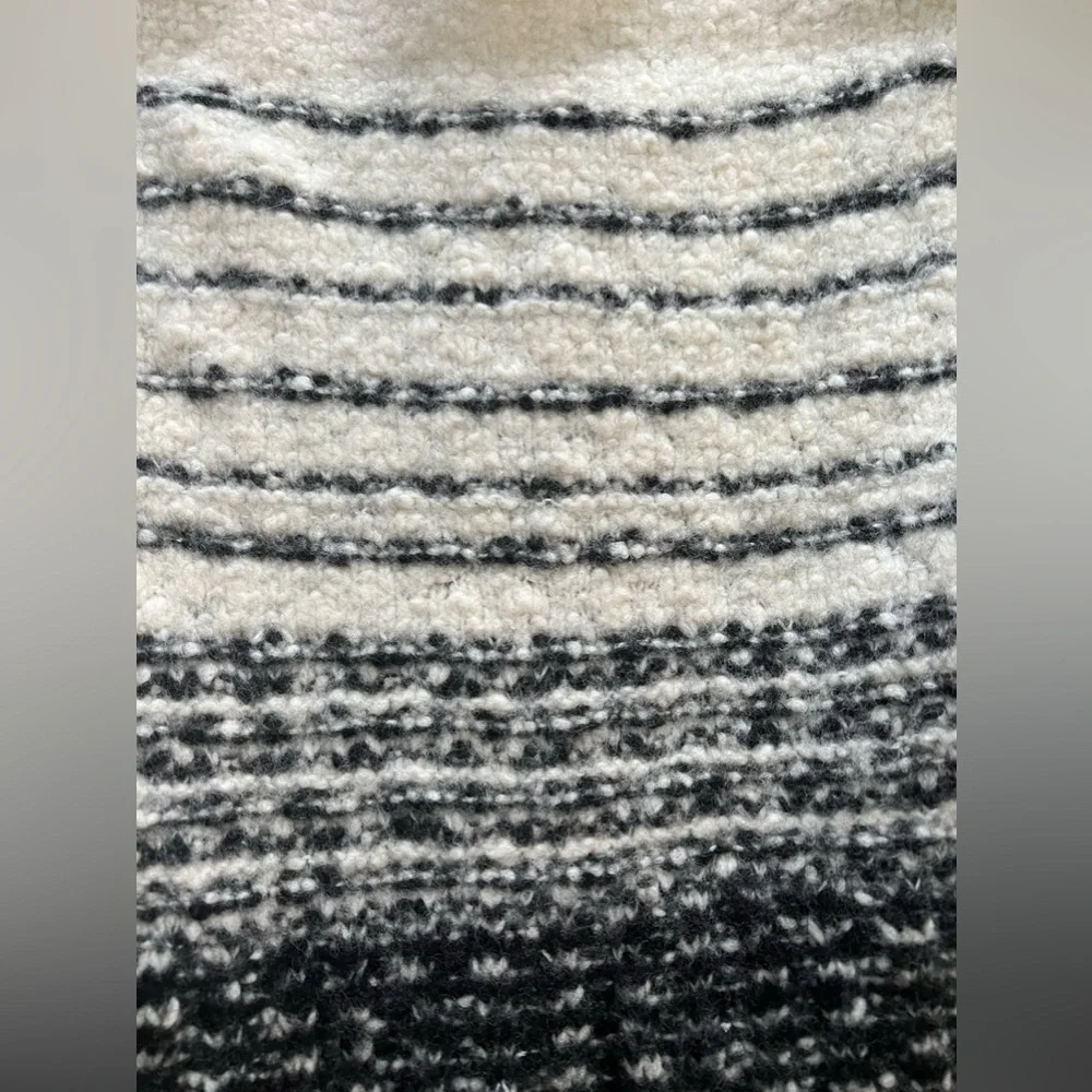 VINCE SWEATER SIZE S - Picture 4 of 4
